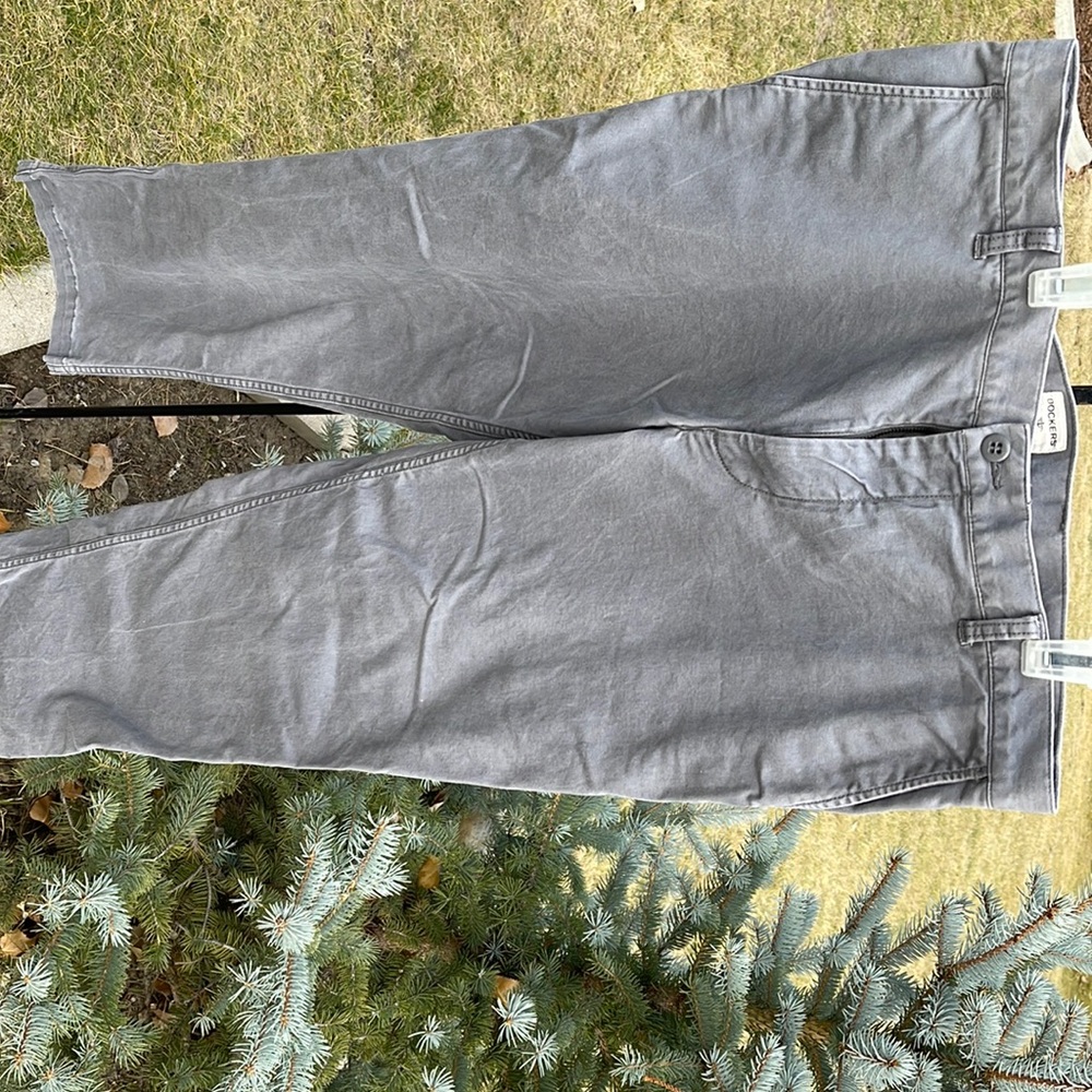 Mens Dockers 36x29. Like new condition.